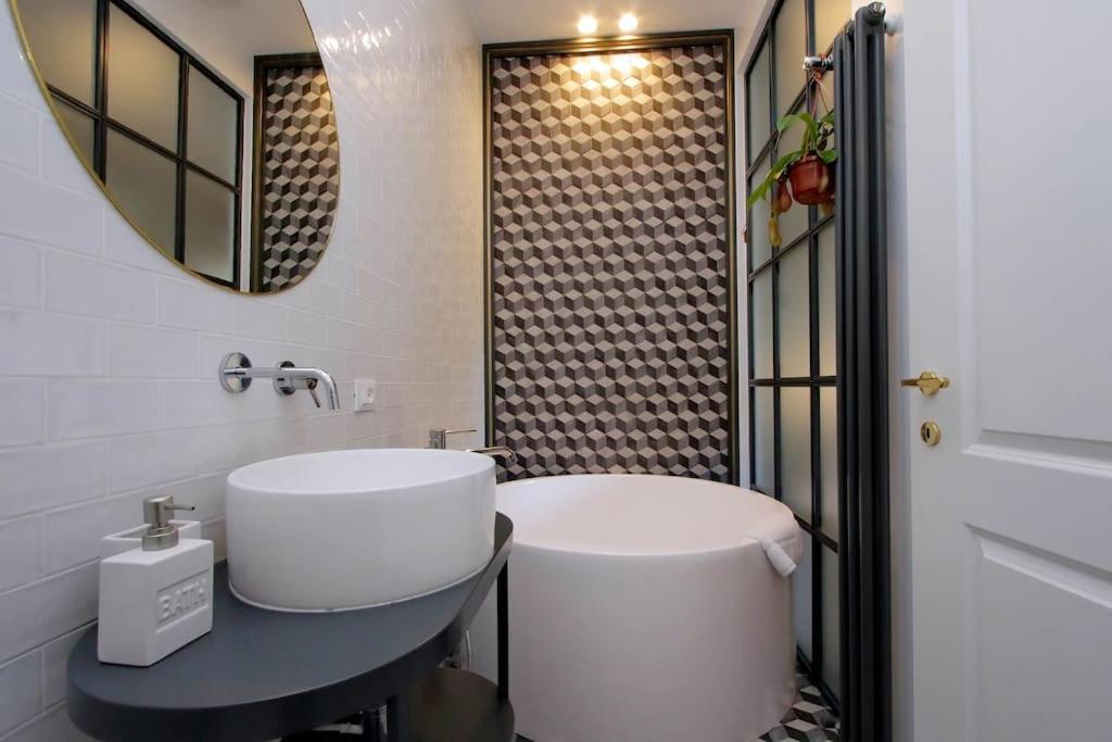 Ych Trilocale Finemente Arredato Vicino Metro Apartment