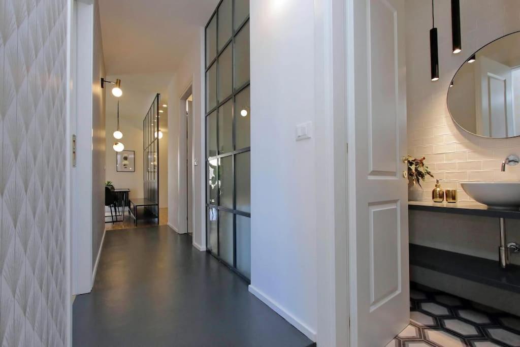 Ych Trilocale Finemente Arredato Vicino Metro Apartment