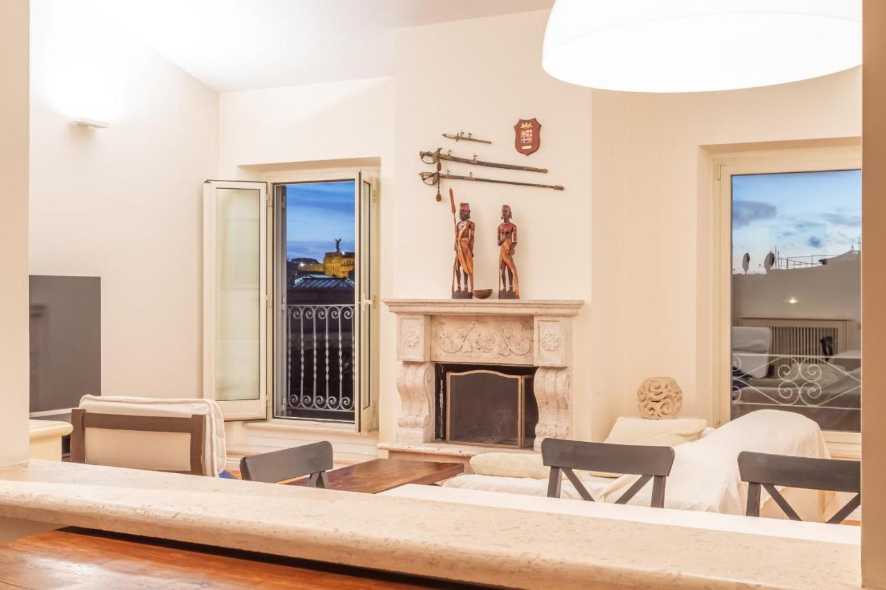 Skyline Penthouse With Private Rooftop