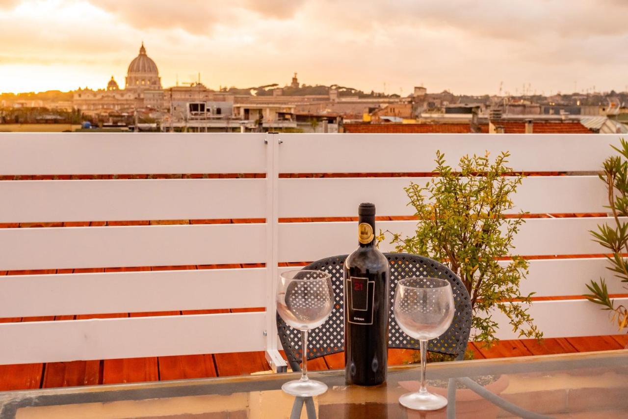 Skyline Penthouse With Private Rooftop Apartment *