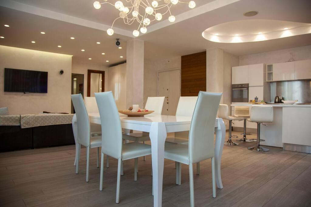 Chic And Elegant Near Metro Station Appartamento *