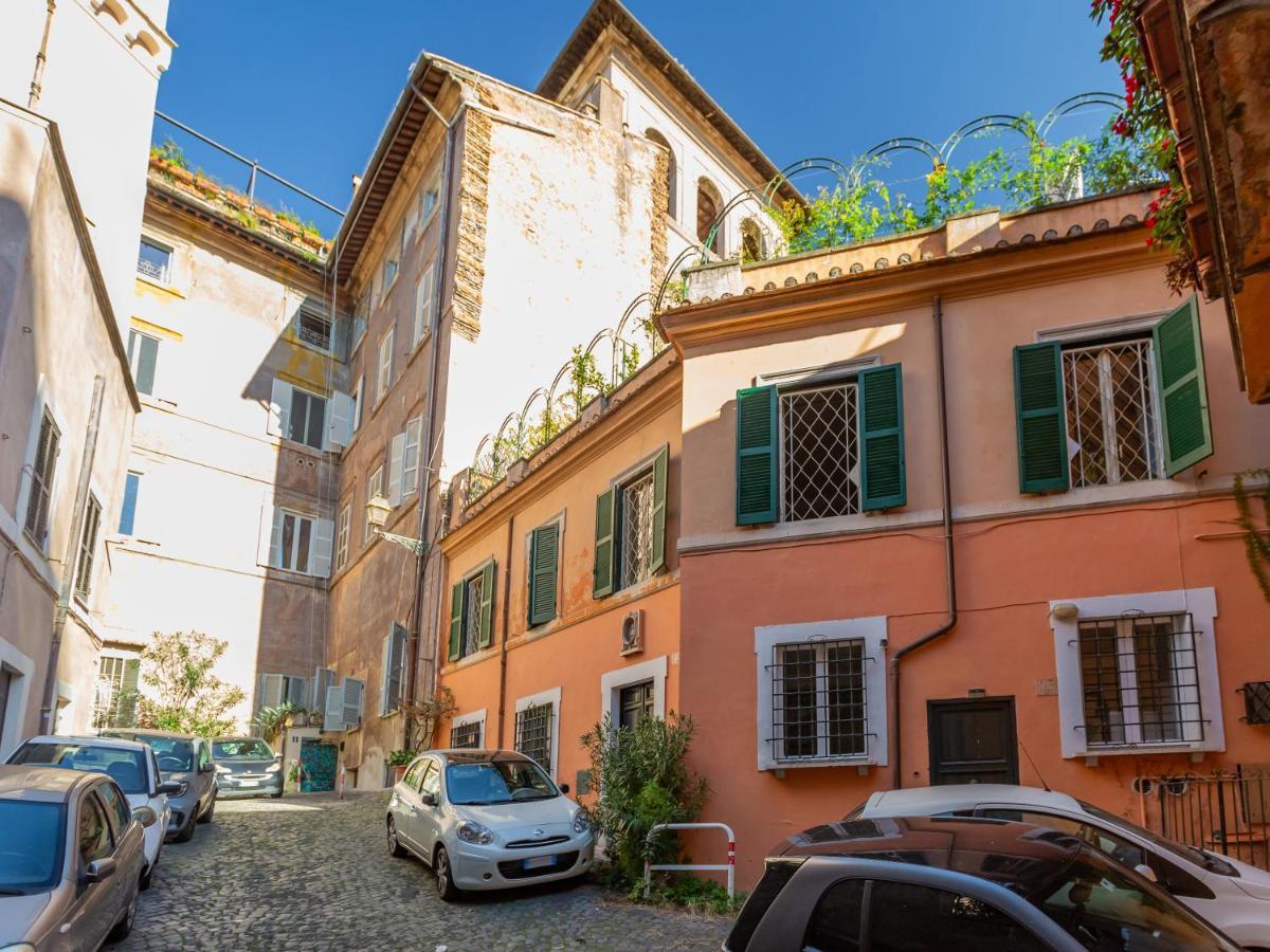 Charm Near Piazza Navona - Cozy Loft For 2 Apartment *