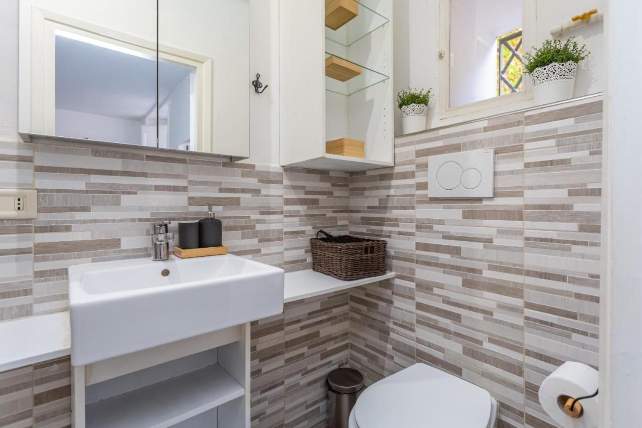 Apartment Charm Near Piazza Navona - Cozy Loft For 2