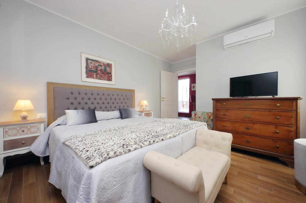 Ych-elegante Attico Vicino Marconi Roma