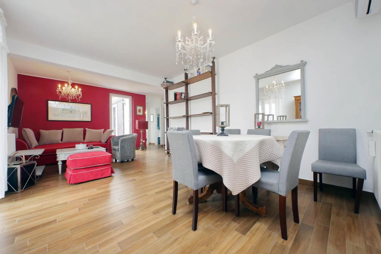 Ych-elegante Attico Vicino Marconi Roma