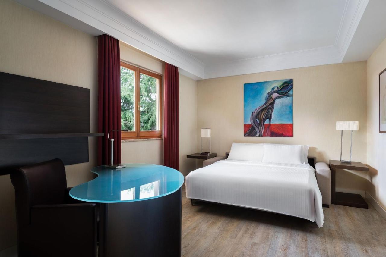 Hotel Courtyard By Marriott Park Rome