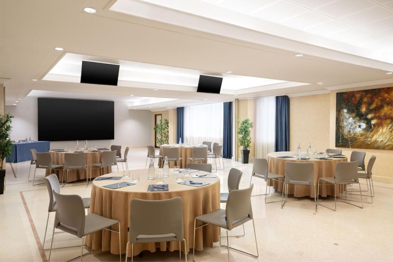 Courtyard By Marriott Park Hotel Rome