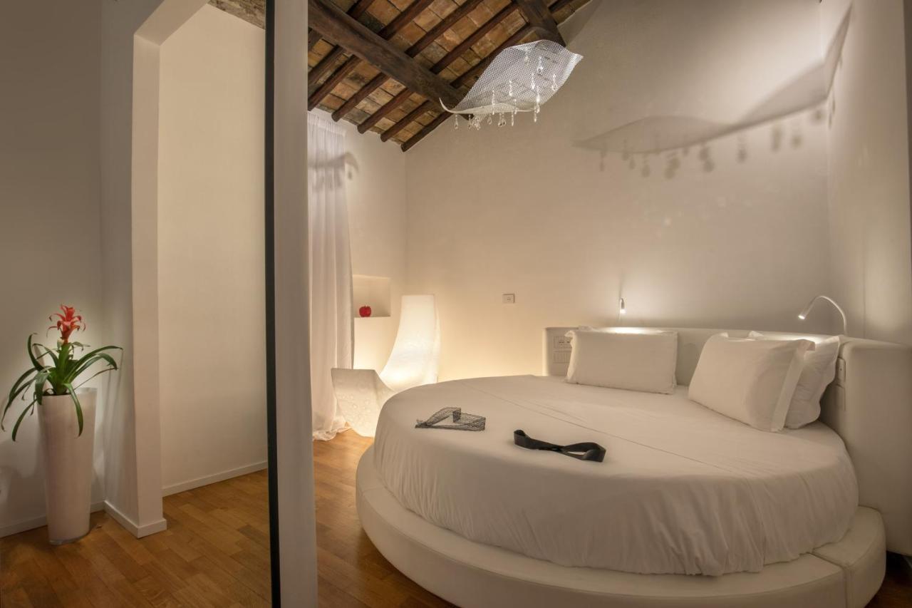Suitesistina For Brave Lovers Bed & Breakfast Rome