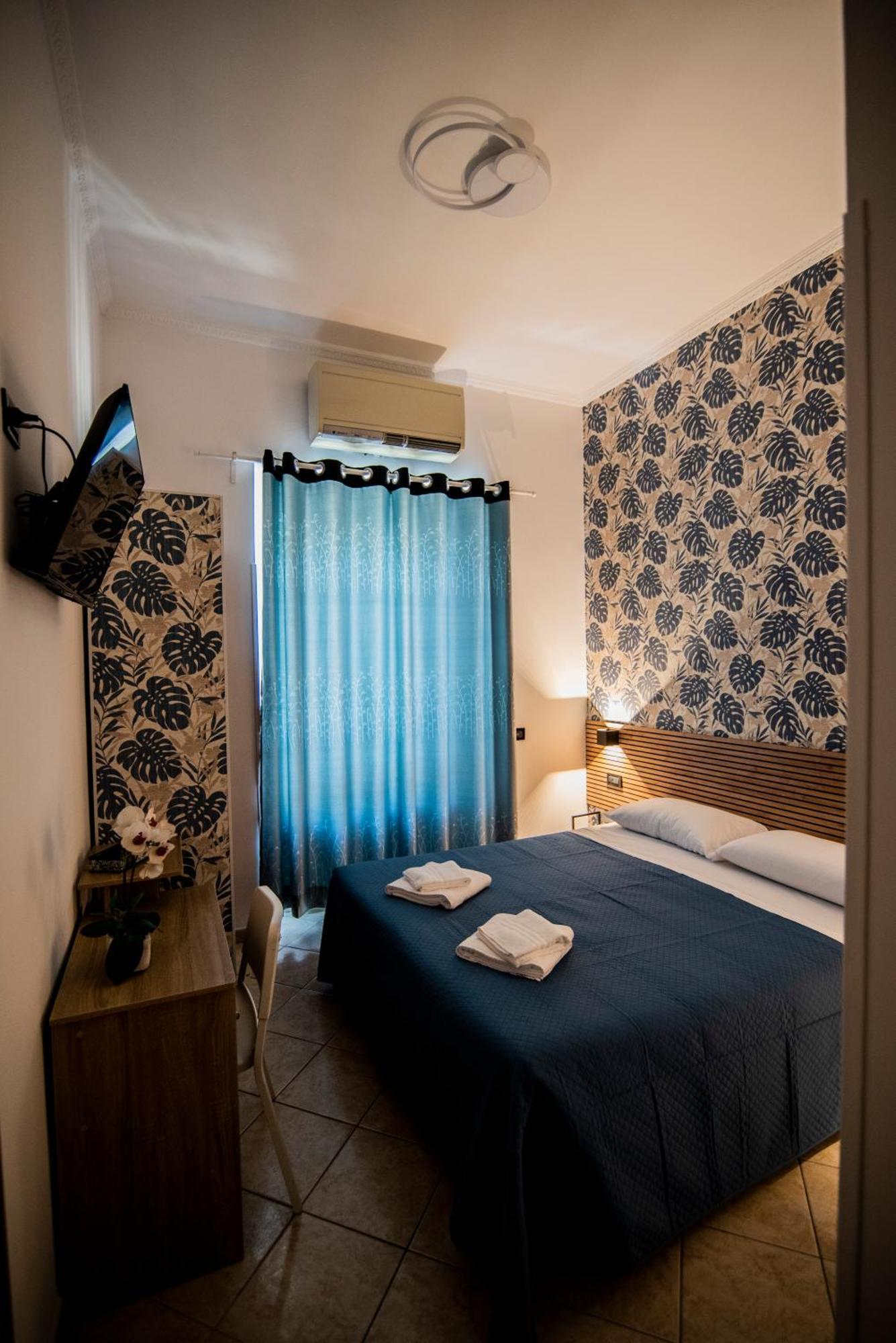 Dell'urbe 2* Rome