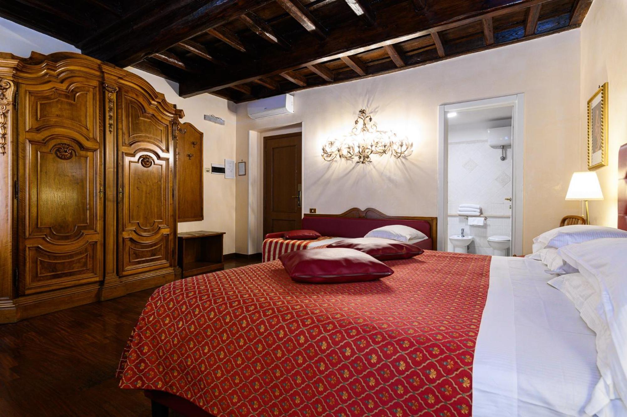 Guest house Domus Julia 3*