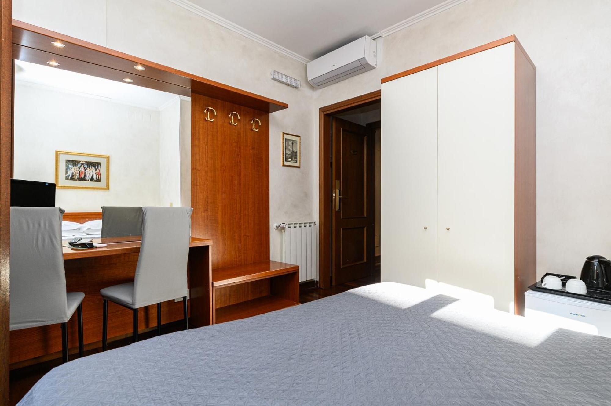 Domus Julia 3* Rome