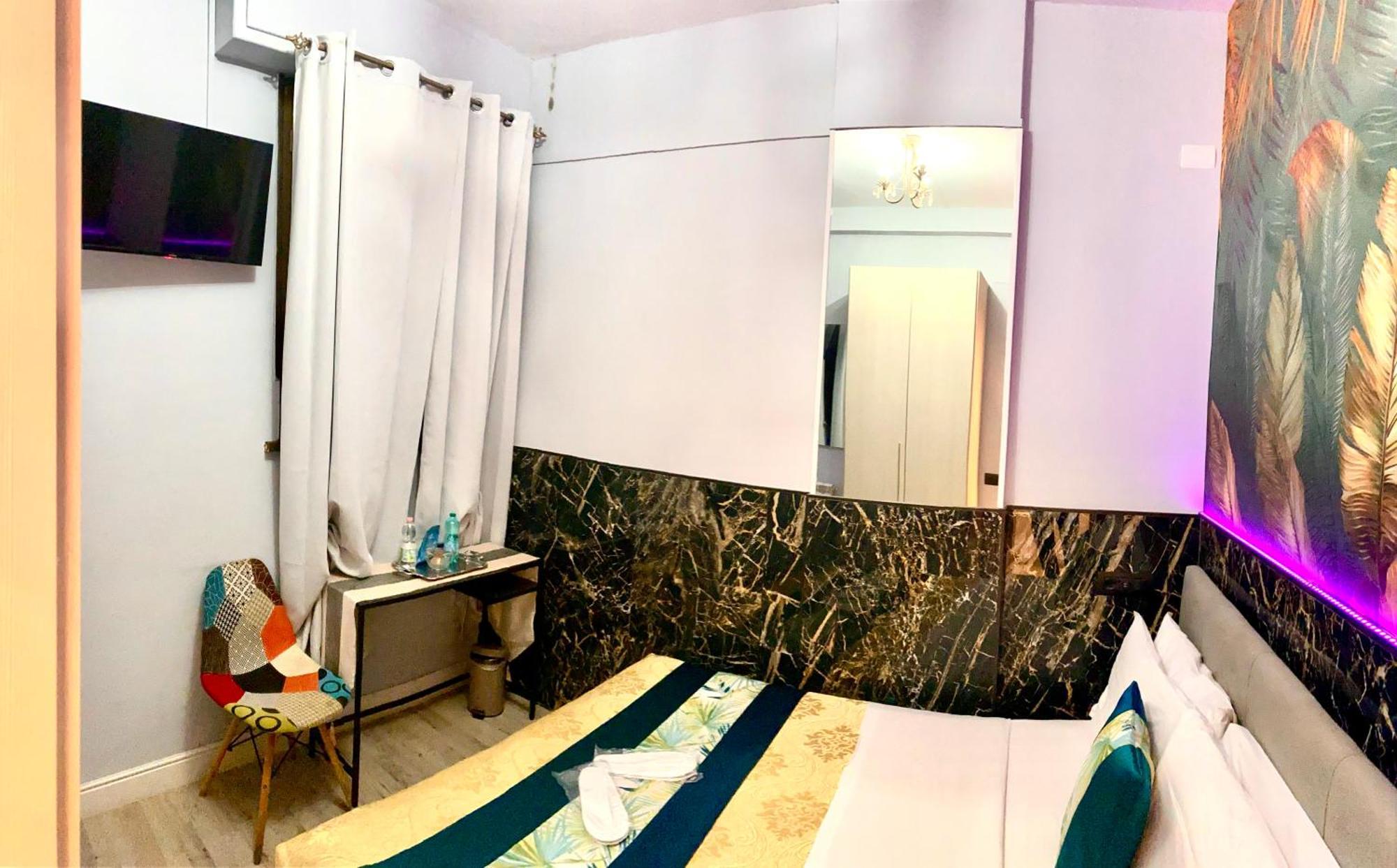 Bed Cinecittadue Bed & Breakfast Rome