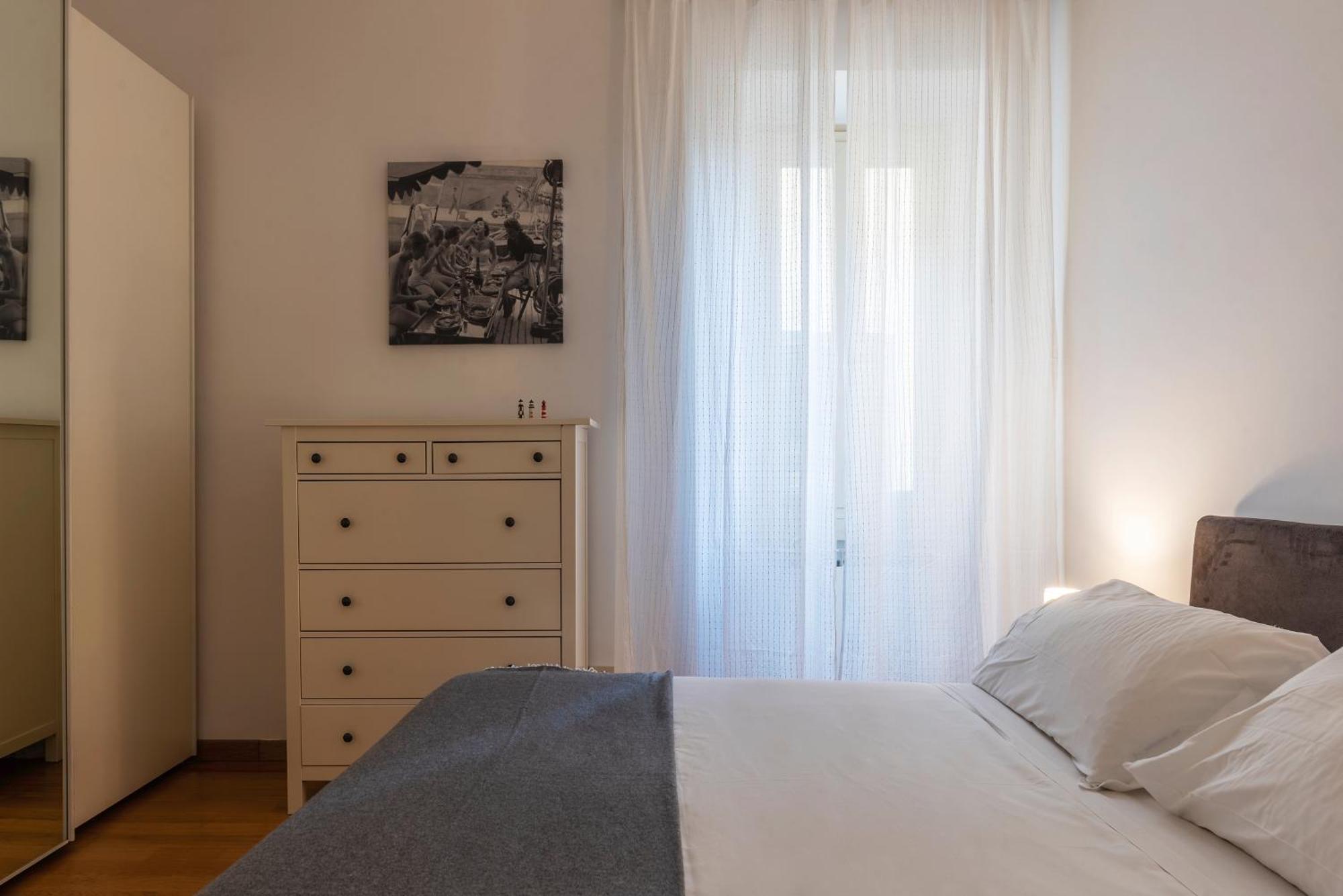 Accogliente E Colorato, A Pochi Passi Dal Colosseo - Fromhometorome Apartment Rome