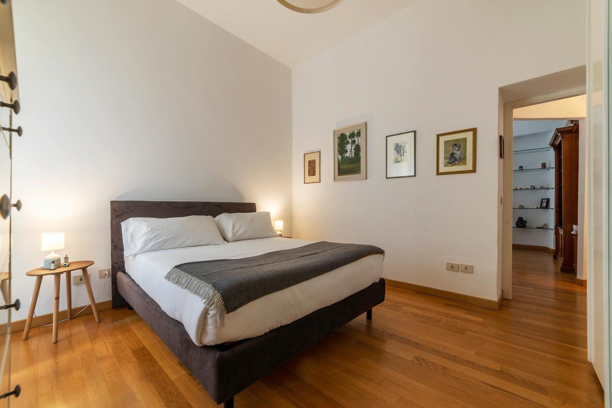Accogliente E Colorato, A Pochi Passi Dal Colosseo - Fromhometorome Apartment Rome