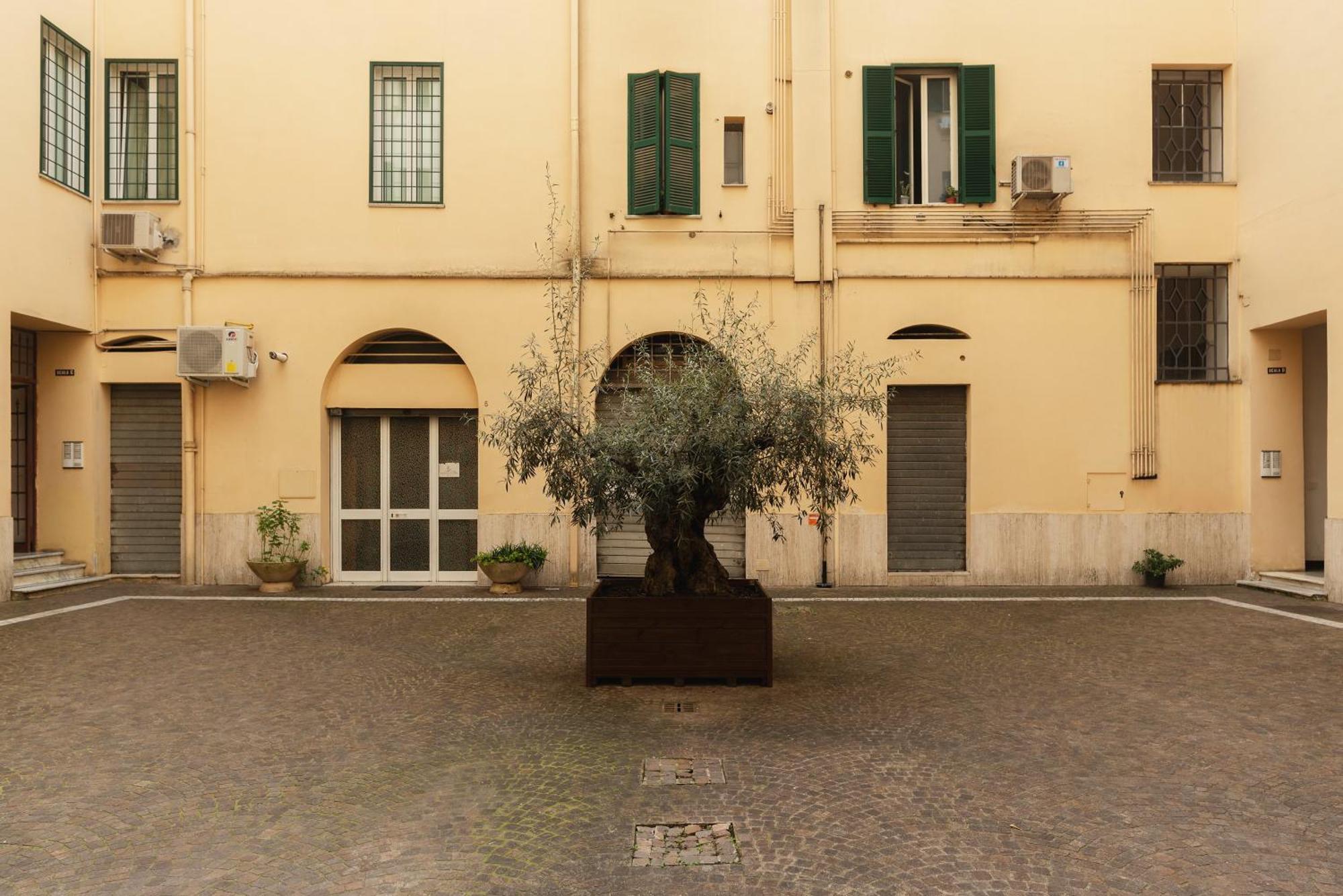 Appartamento Accogliente E Colorato, A Pochi Passi Dal Colosseo - Fromhometorome Roma