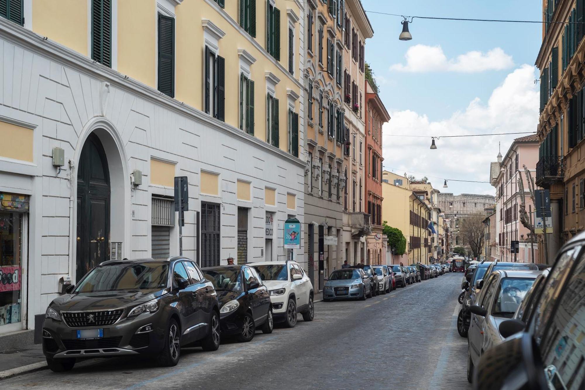 Appartamento Accogliente E Colorato, A Pochi Passi Dal Colosseo - Fromhometorome
