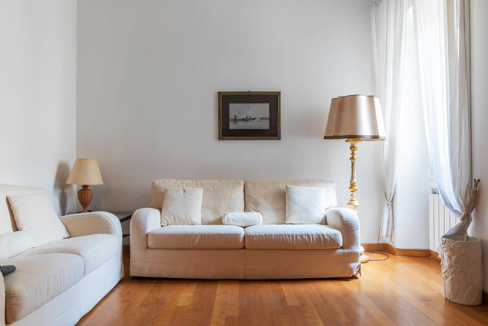 Accogliente E Colorato, A Pochi Passi Dal Colosseo - Fromhometorome Appartamento