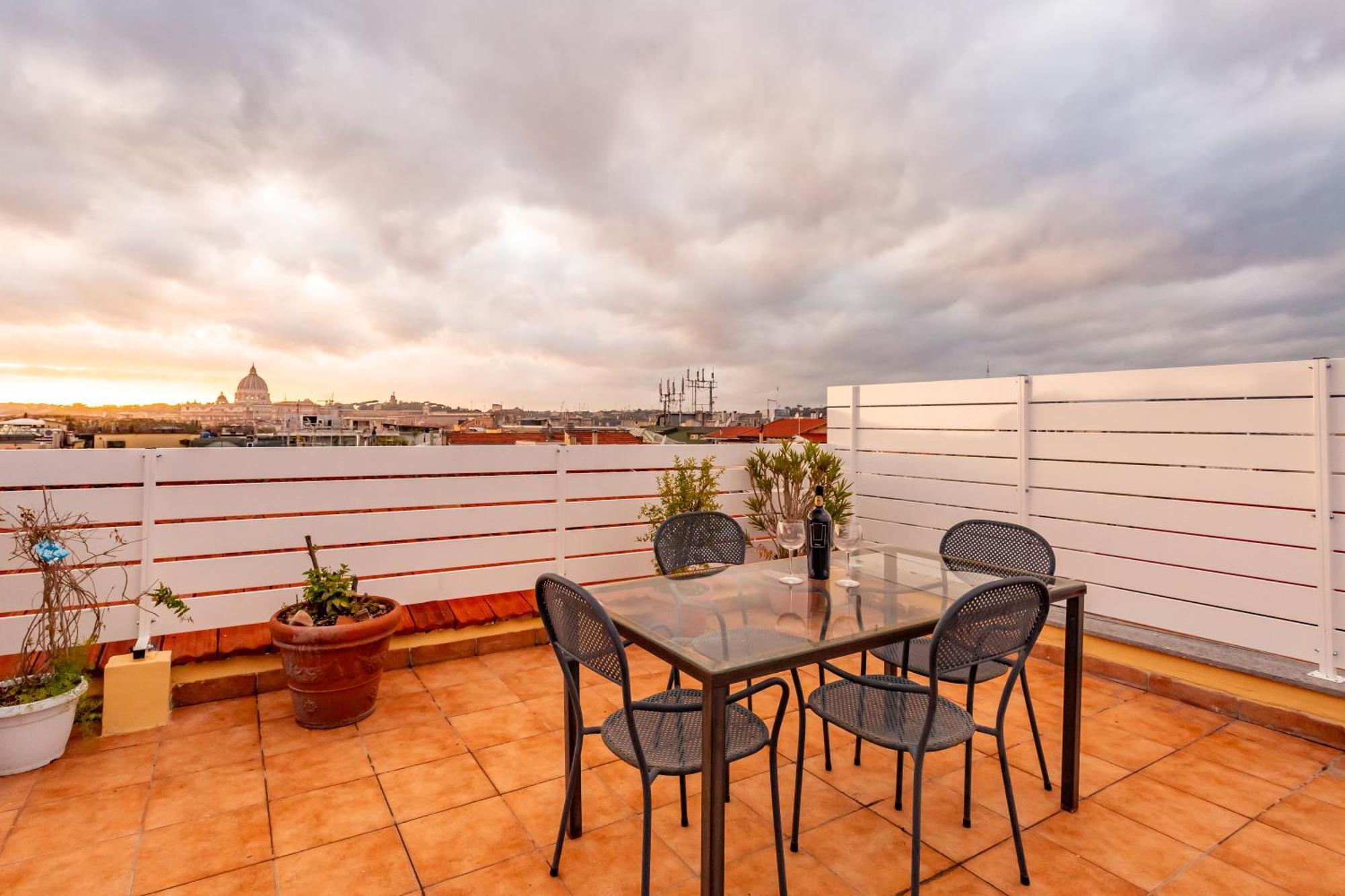 Skyline Penthouse With Private Rooftop Apartment
