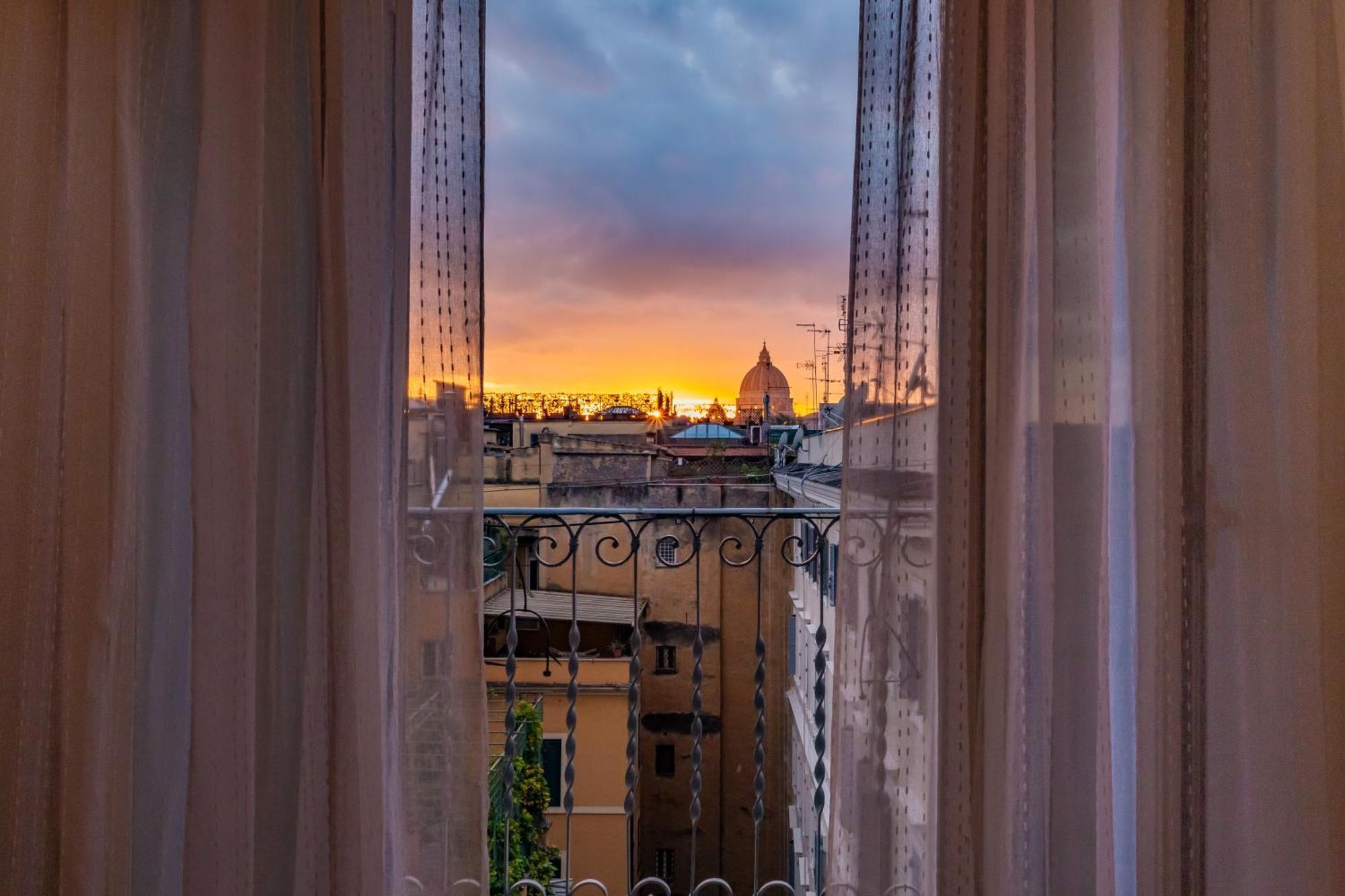 Skyline Penthouse With Private Rooftop *