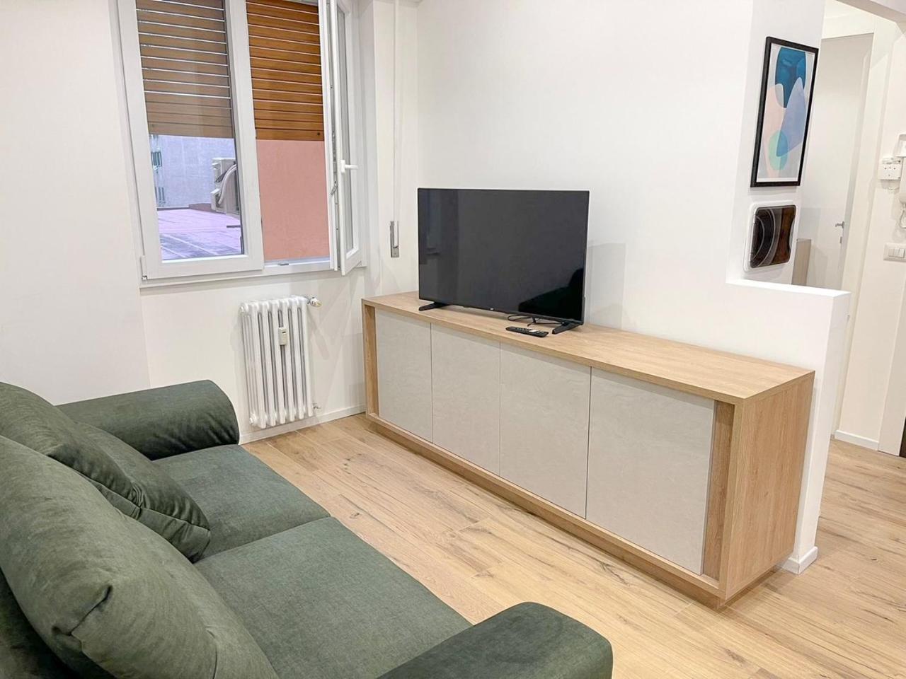 Pm 34 Viale Imperatore Guest House - 50 Mt From Metro San Paolo Appartamento Roma