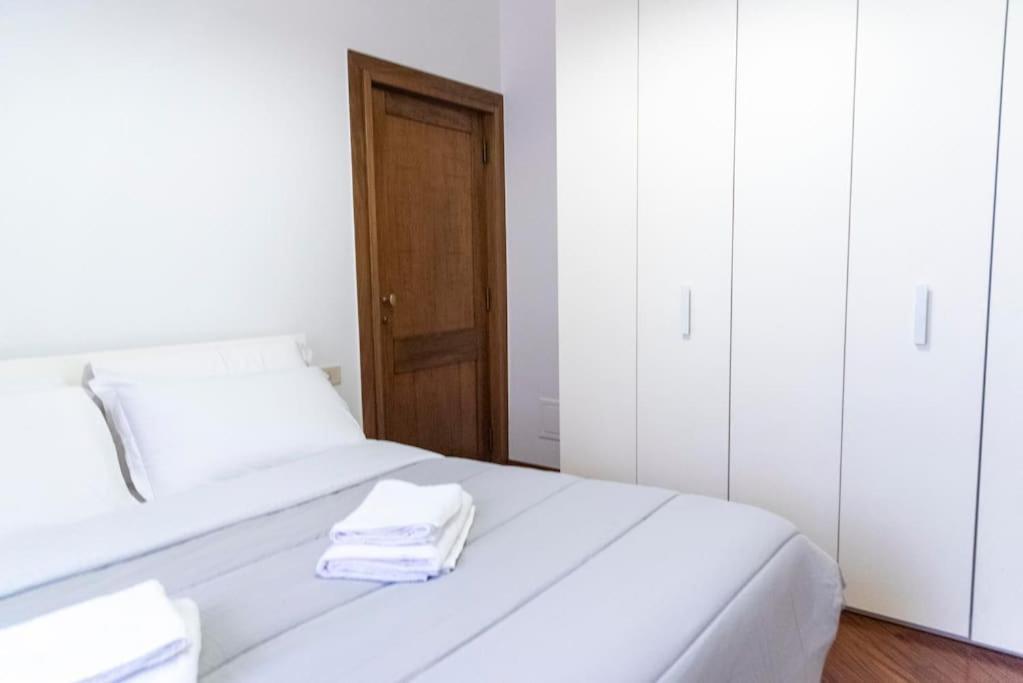 Welcome To The Colossehome Apartment *