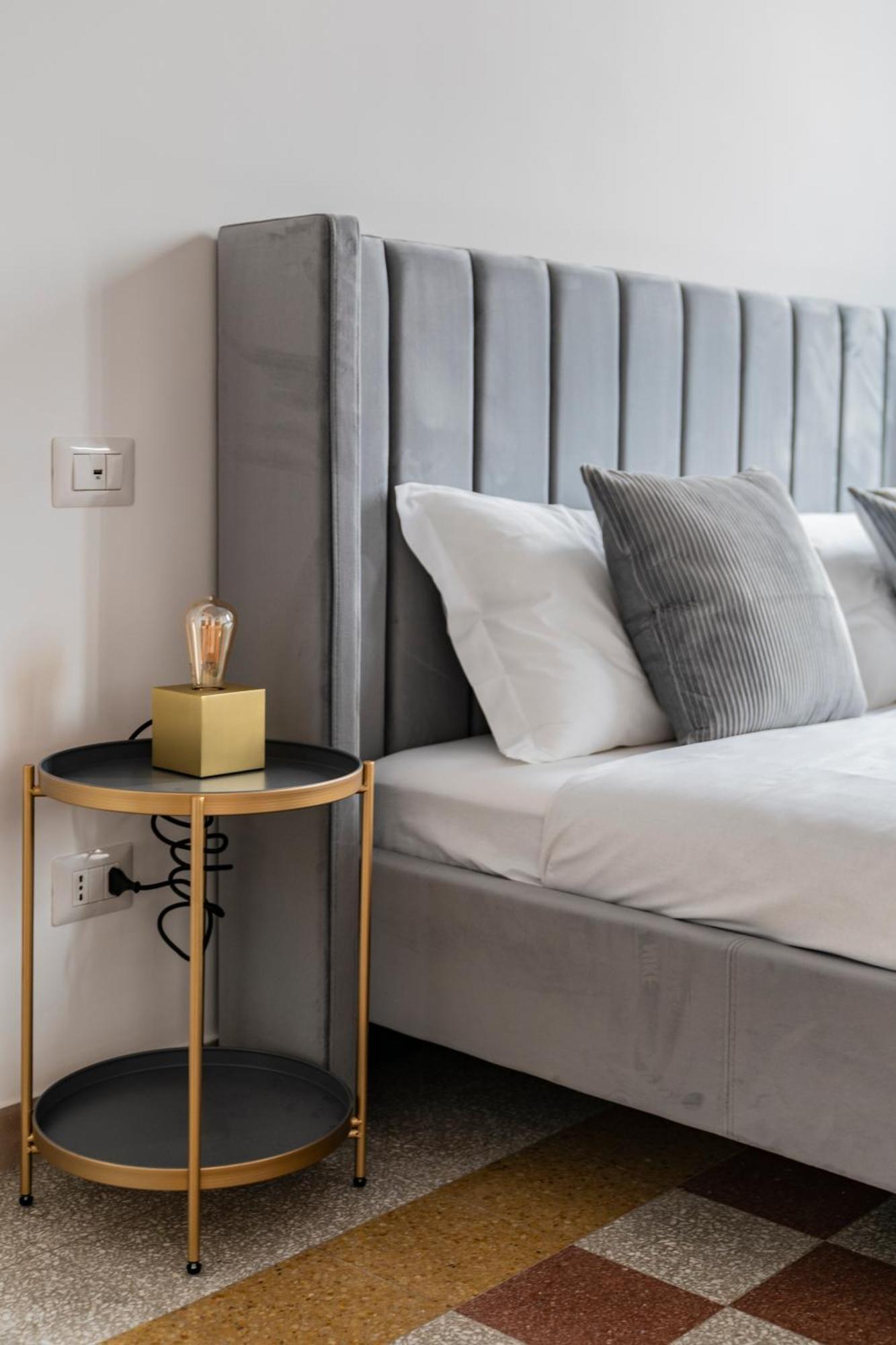 Vintage Giuliana Apartment