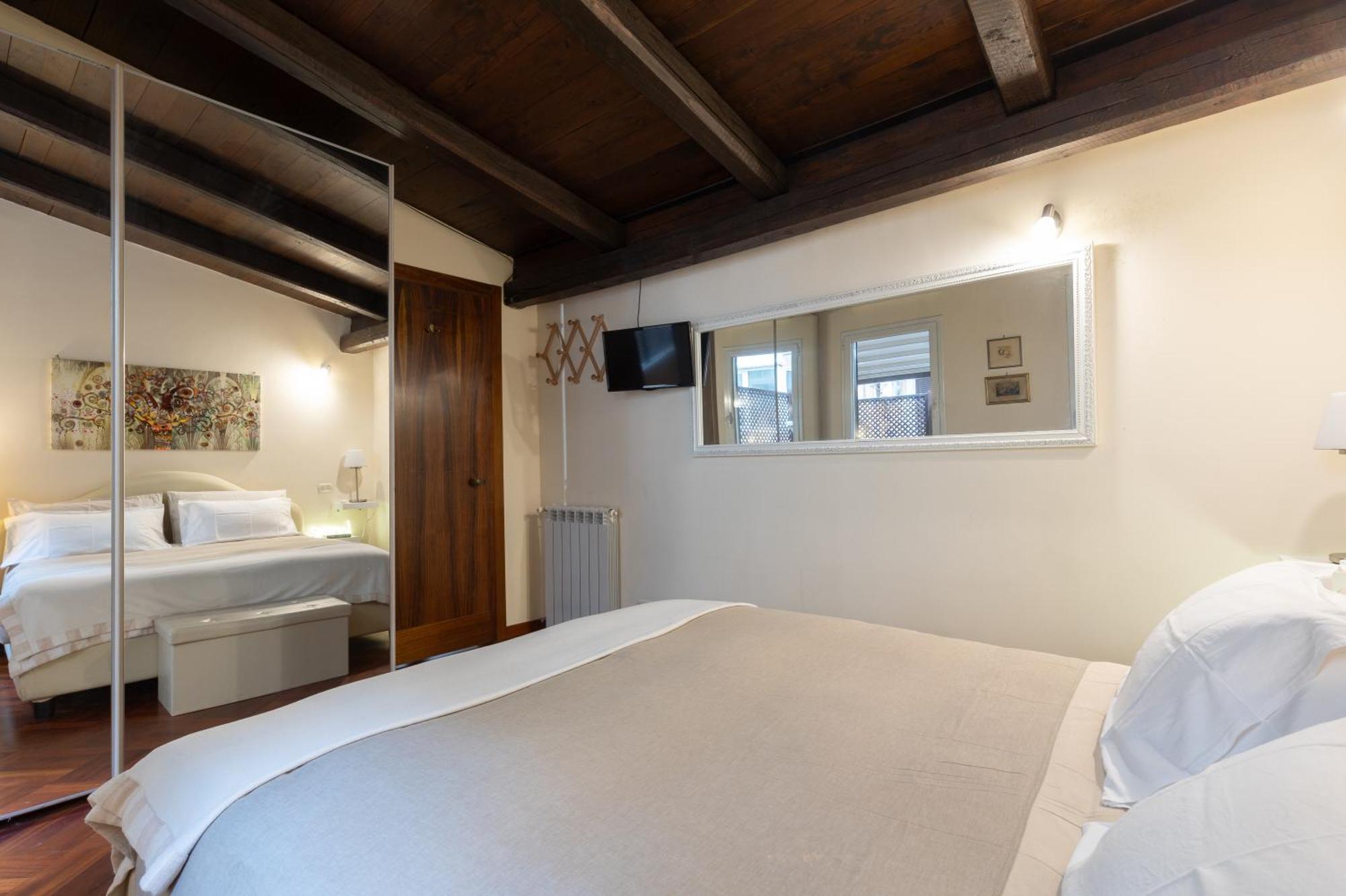 Colosseum Private Terrace Apartment Rome