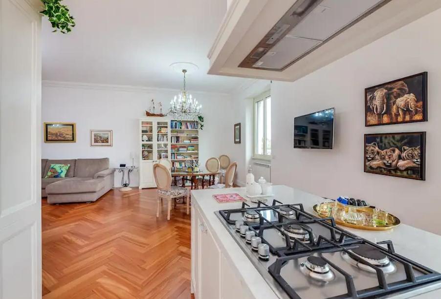 Vatican Luxury With View Apartment *