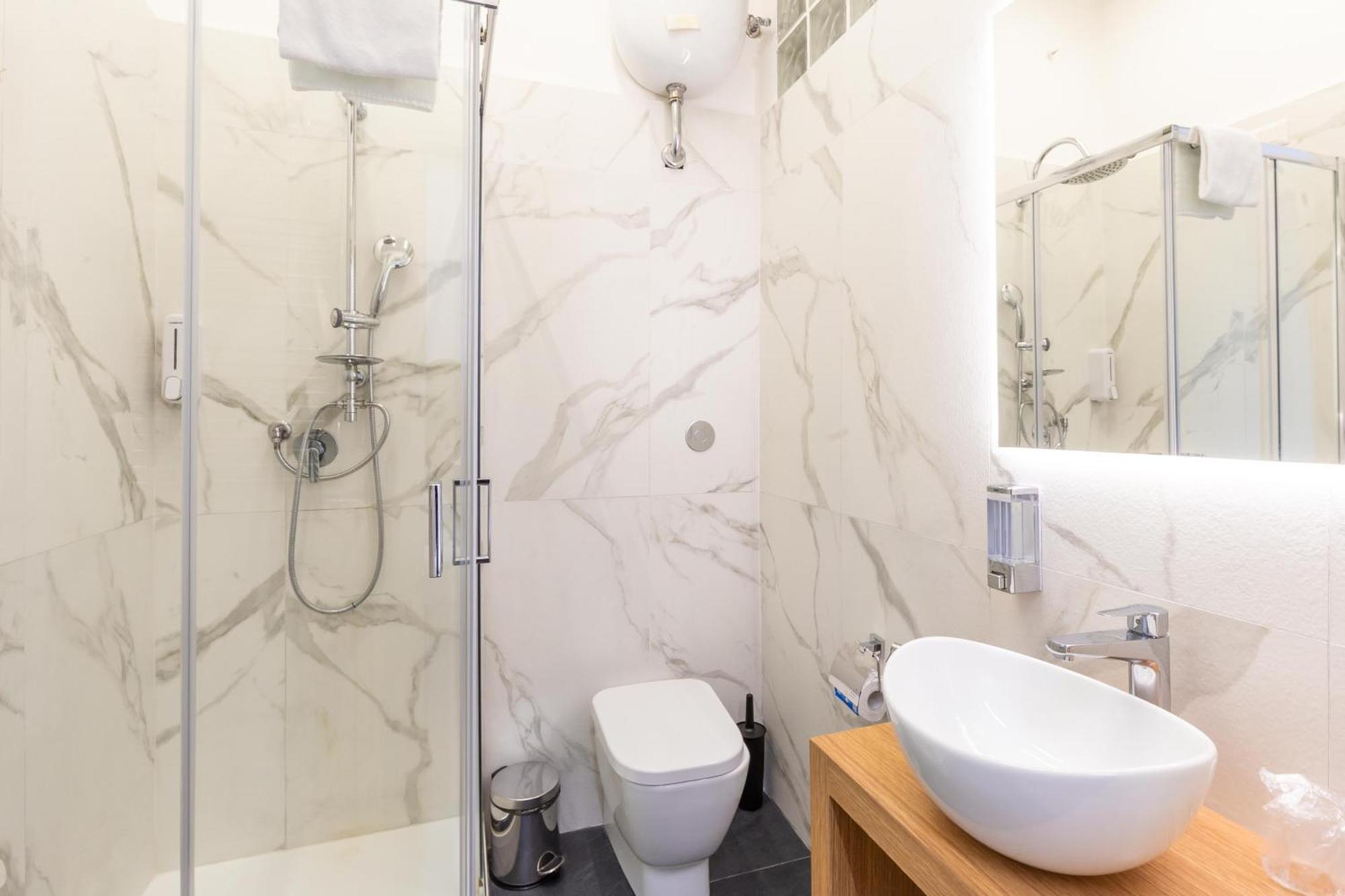 Cavour Luxury - Lr Collection * Roma