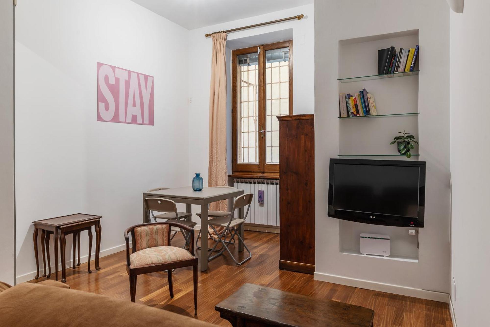 Apartment A Stone's Throw From The Colosseum! Rome