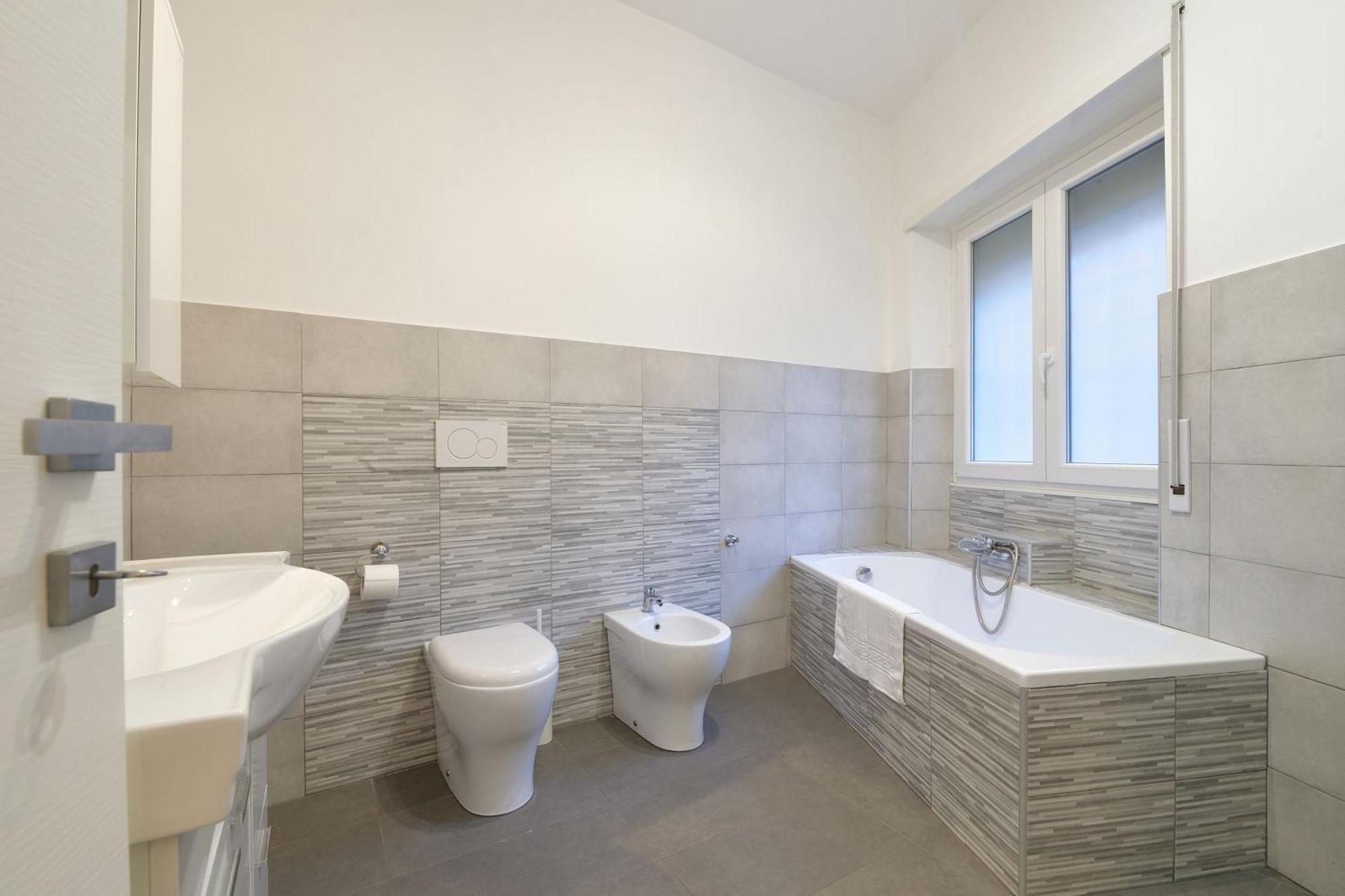 Apartment Modern And Cozy + 2bdr + Ostiense Rome