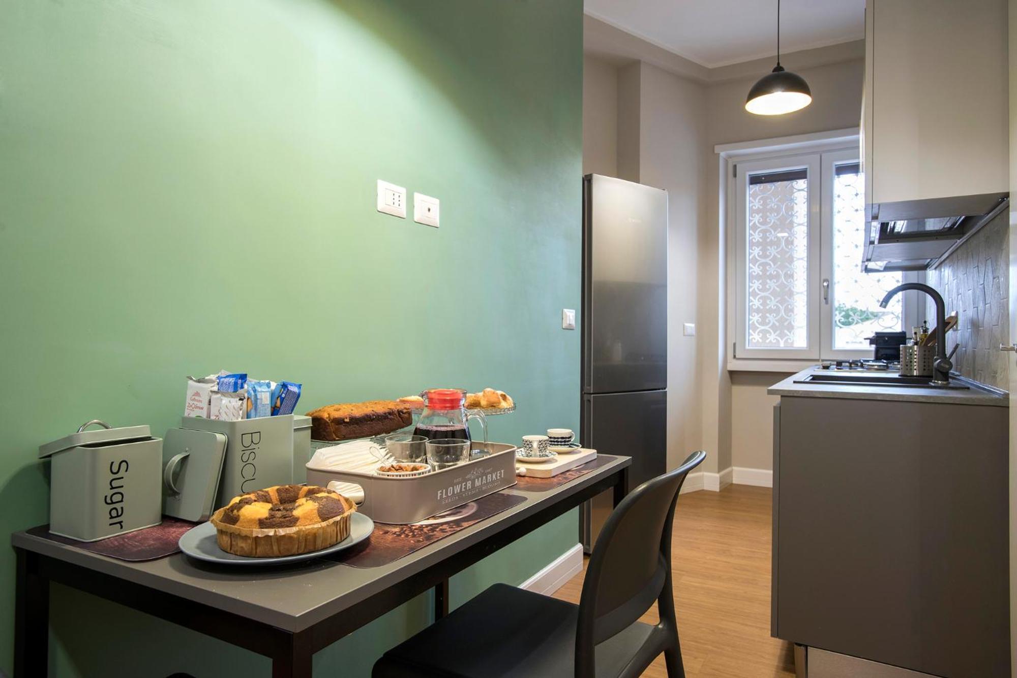 Raven Color Guest house *