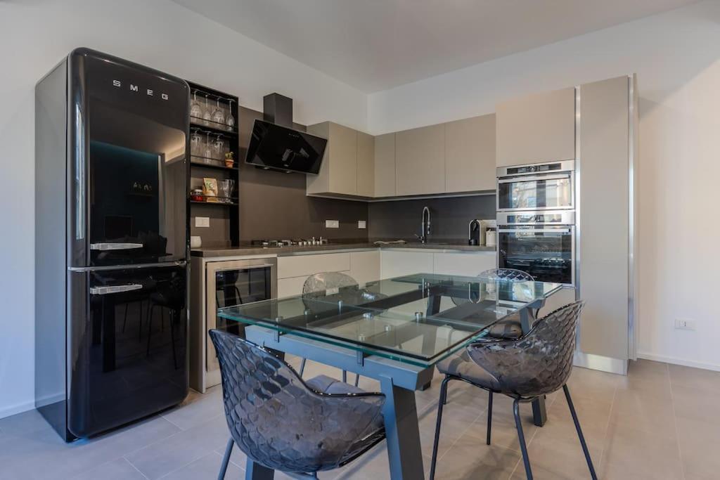Great Laurentina Metro B Apartment Rome