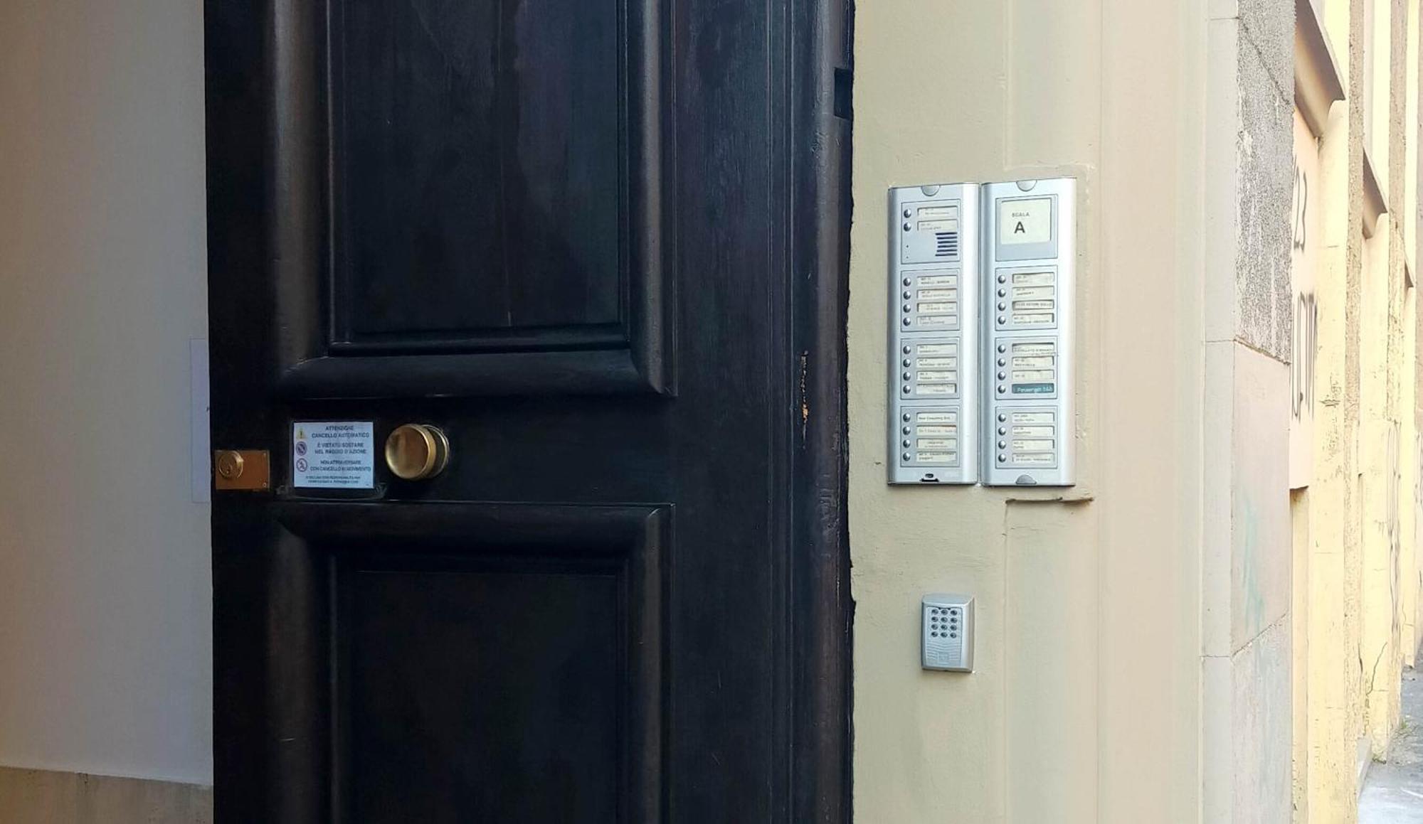 Casa Giuliana -3br 2bath Flat, 116 M2 On One Level, 2nd Floor With Lift, High Comfort, Quite, Chic, Doorman, 600 Meters From Vatican Museums And Ottaviano Metro, Plenty Of District Facilities, Welcome Drinks & Local Guide, 24 Hour 4 Language Su Apartment *