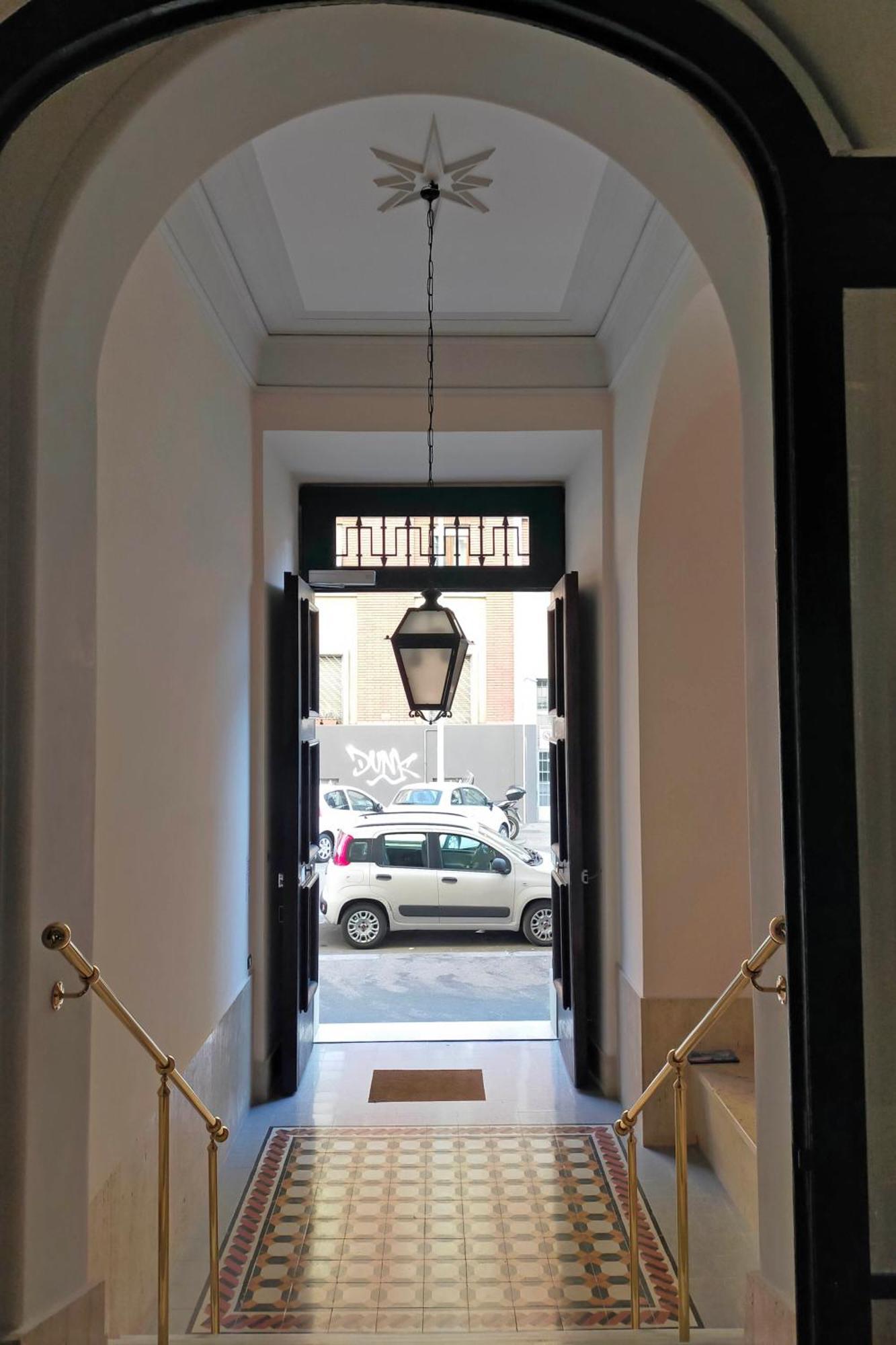Apartment Casa Giuliana -3br 2bath Flat, 116 M2 On One Level, 2nd Floor With Lift, High Comfort, Quite, Chic, Doorman, 600 Meters From Vatican Museums And Ottaviano Metro, Plenty Of District Facilities, Welcome Drinks & Local Guide, 24 Hour 4 Language Su *