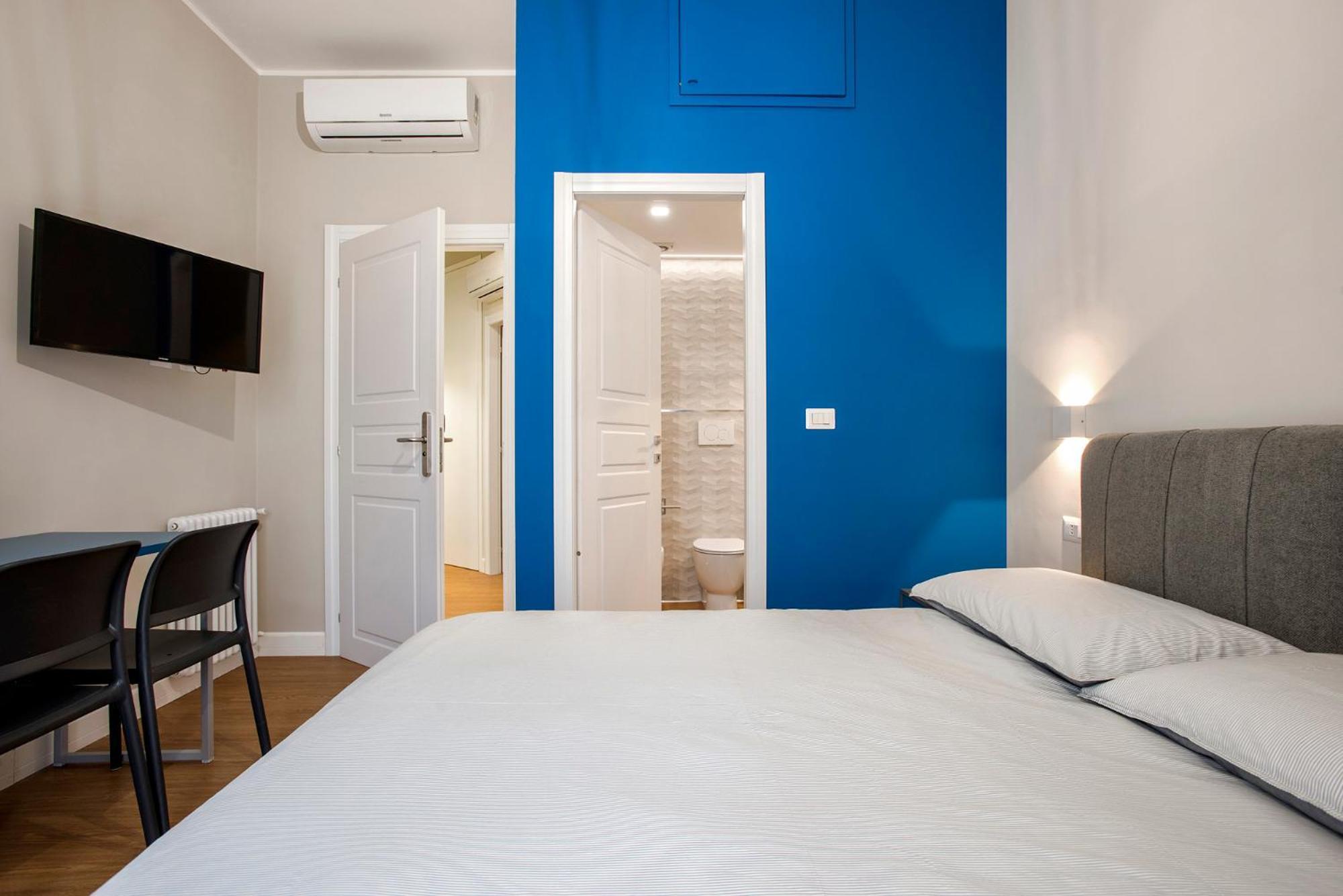 Raven Color Guest house *