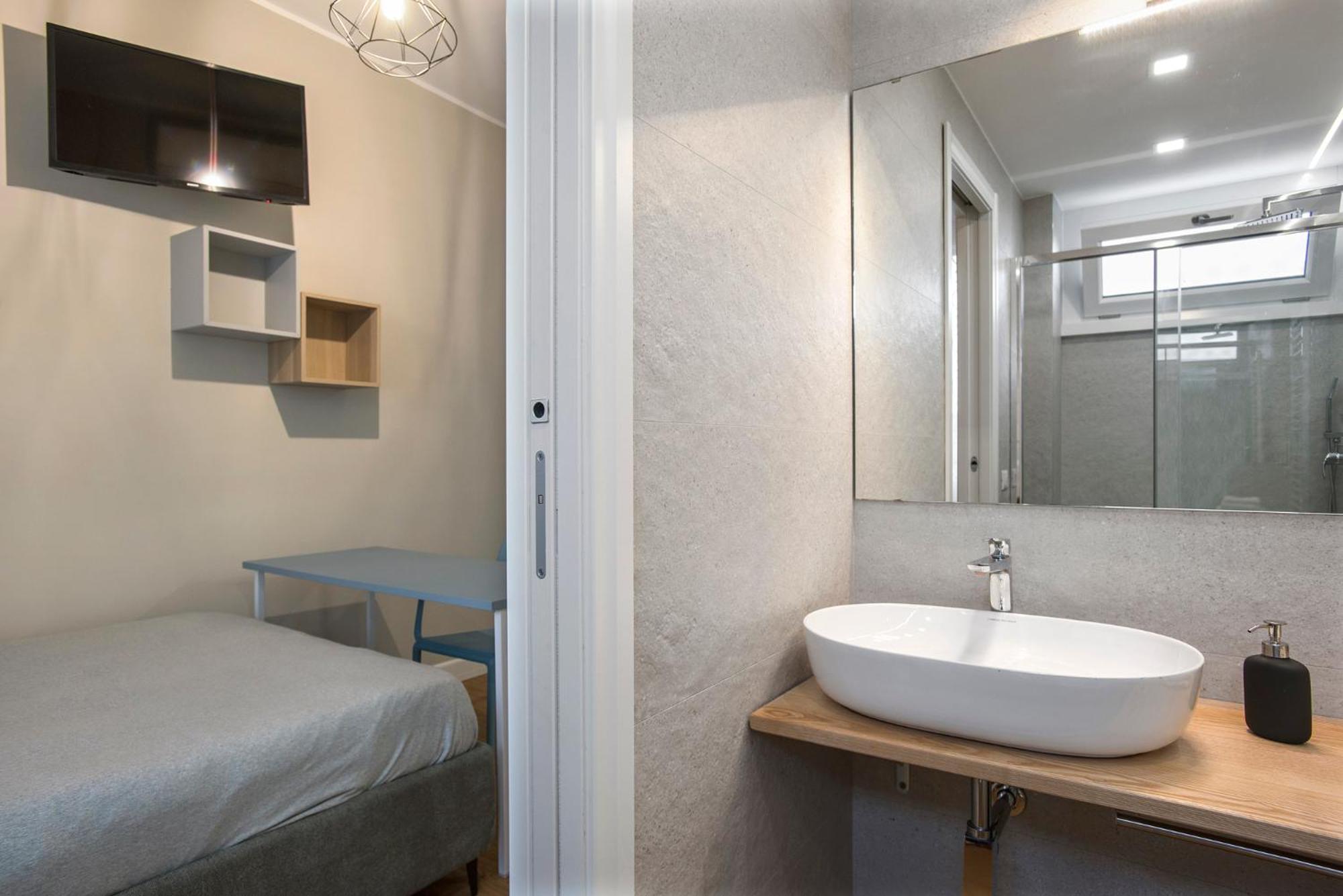 Raven Color Guest house