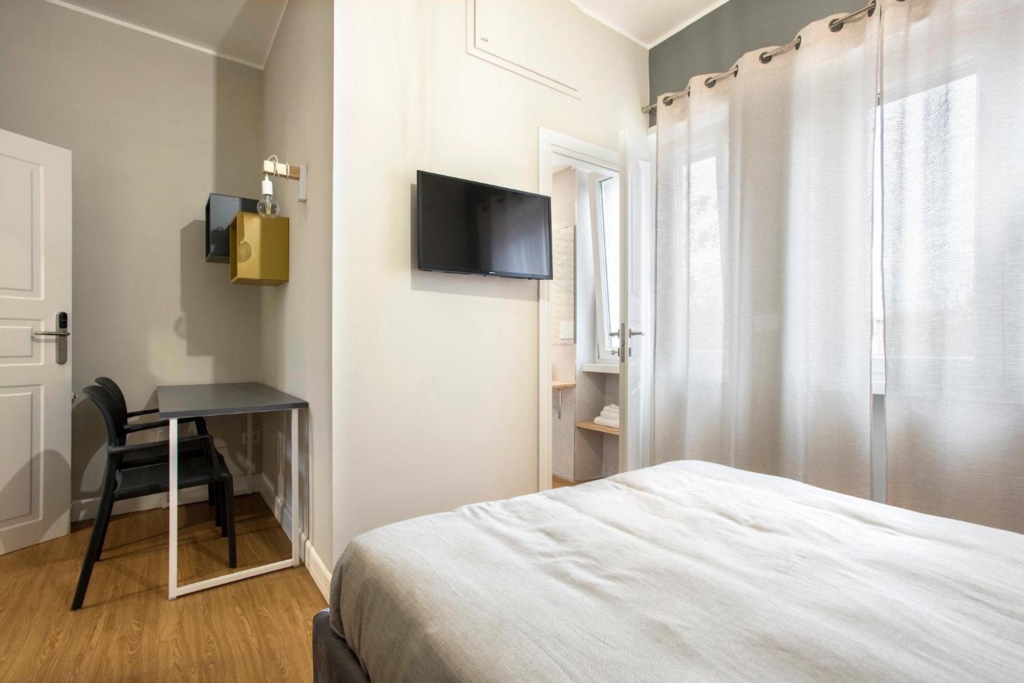 Raven Color Guest house *
