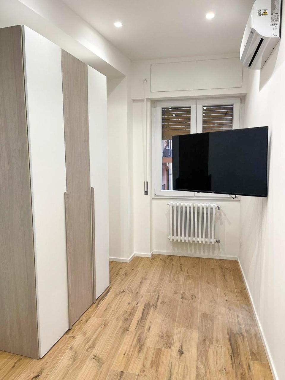 Pm 34 Viale Imperatore Guest House - 50 Mt From Metro San Paolo *