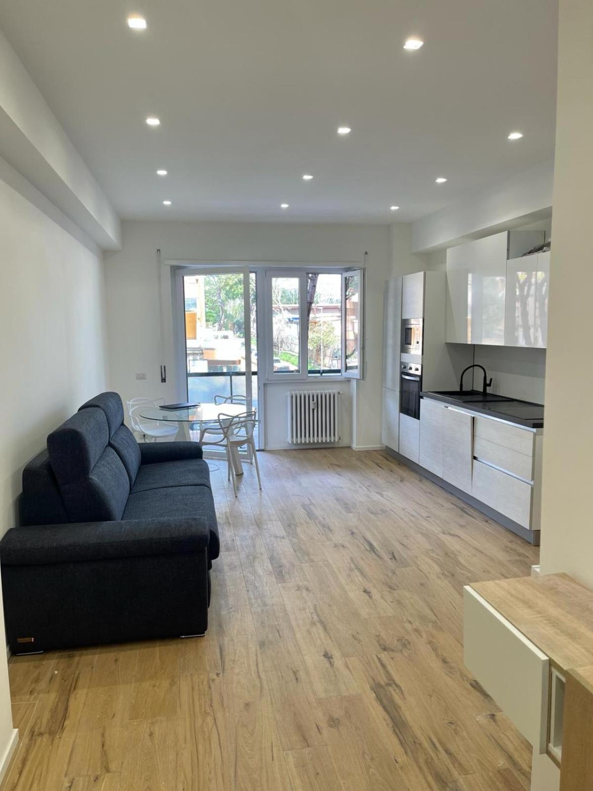 Appartamento Pm 34 Viale Imperatore Guest House - 50 Mt From Metro San Paolo Roma