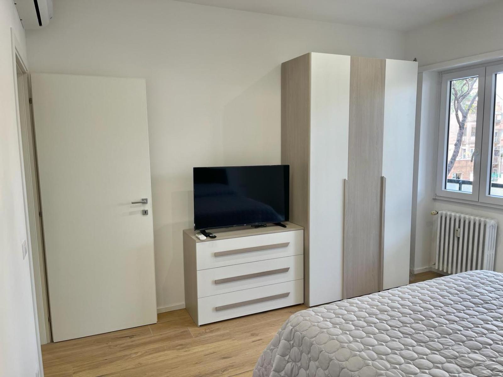 Appartamento Pm 34 Viale Imperatore Guest House - 50 Mt From Metro San Paolo Roma