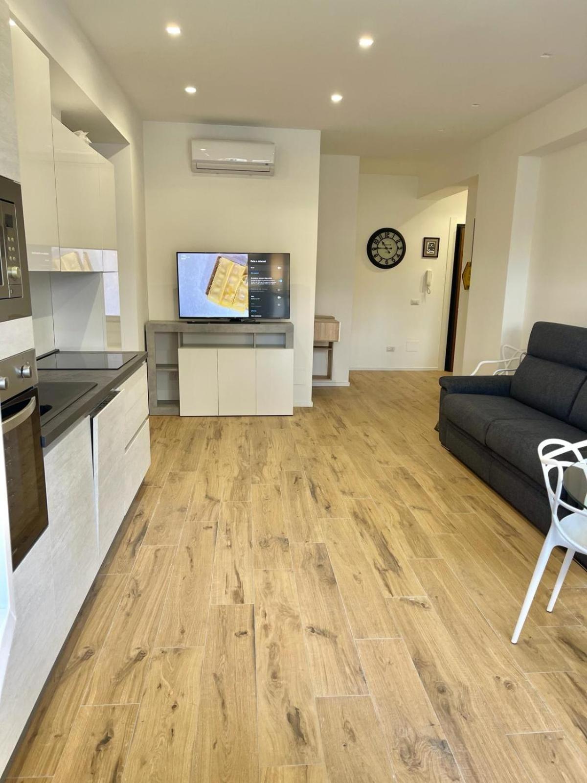 Pm 34 Viale Imperatore Guest House - 50 Mt From Metro San Paolo