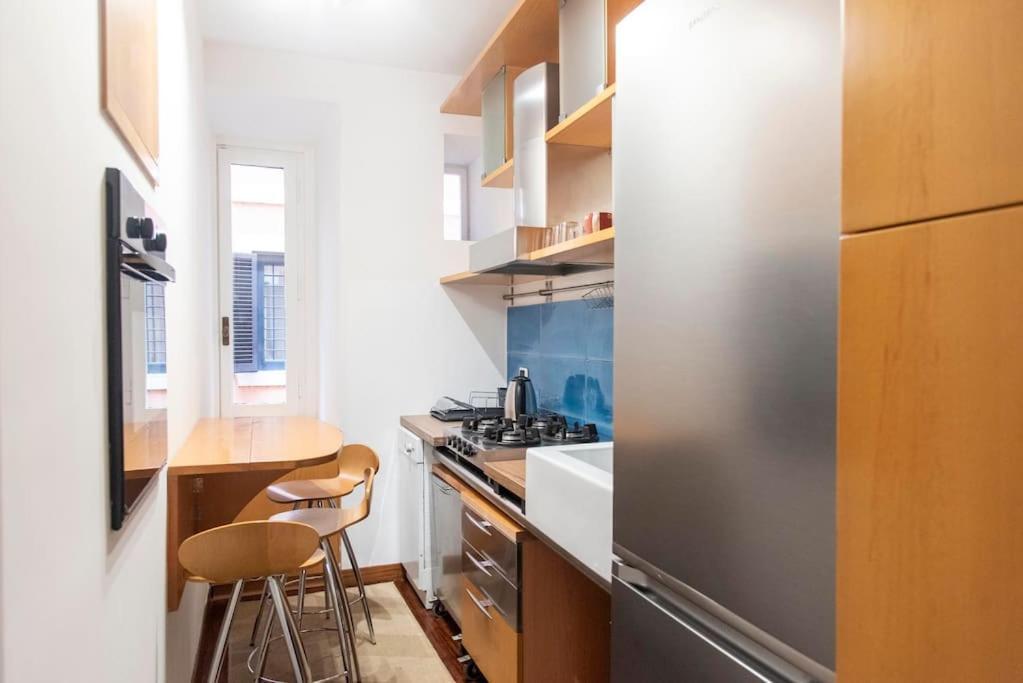 Apartment Welcome To The Colossehome *