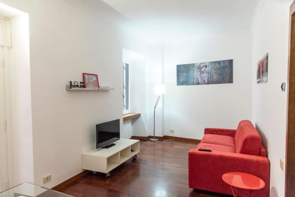 Welcome To The Colossehome Apartment *