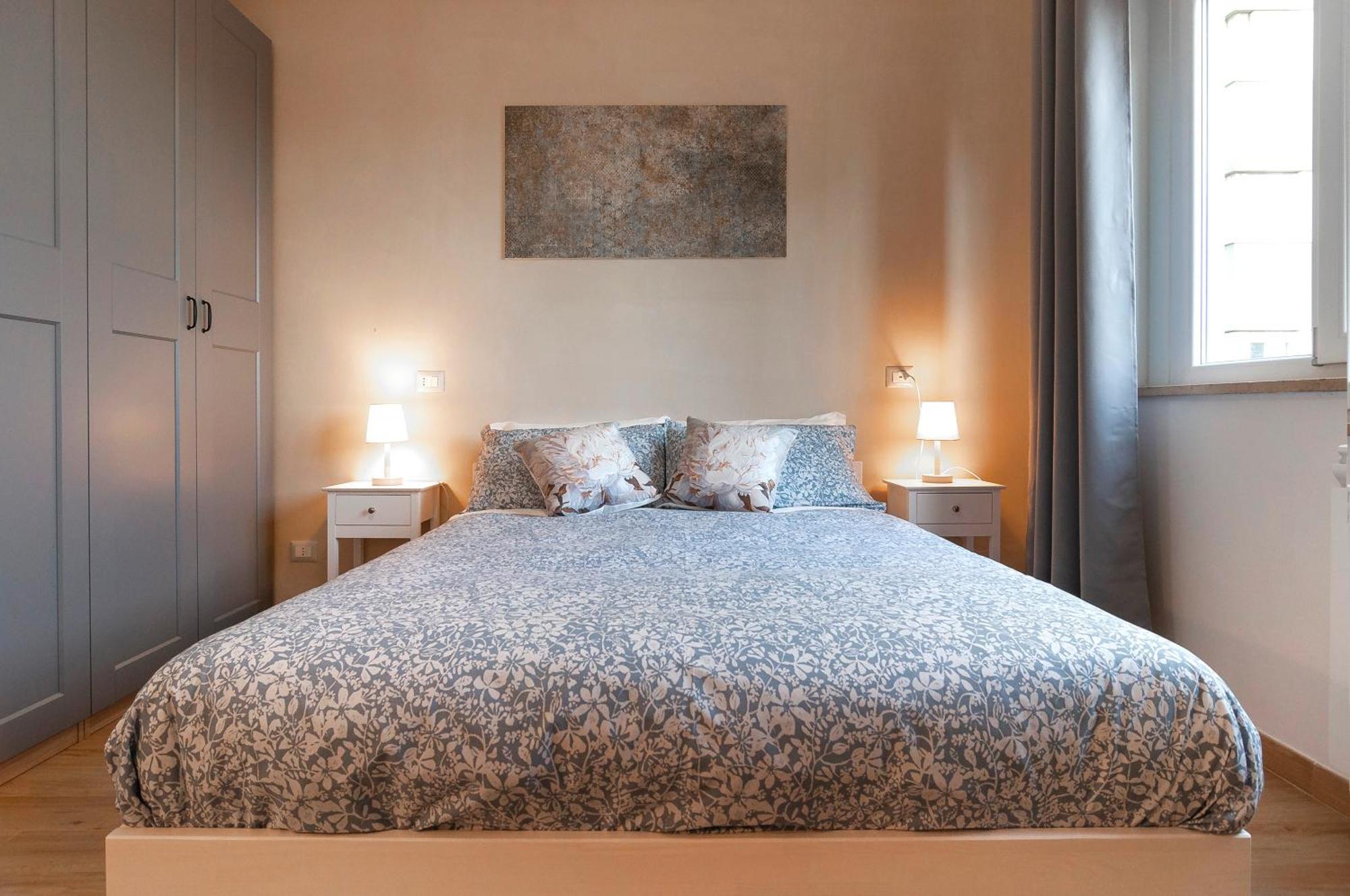 Elegant Comfy Three-rooms In Eur With Parking Apartment Rome