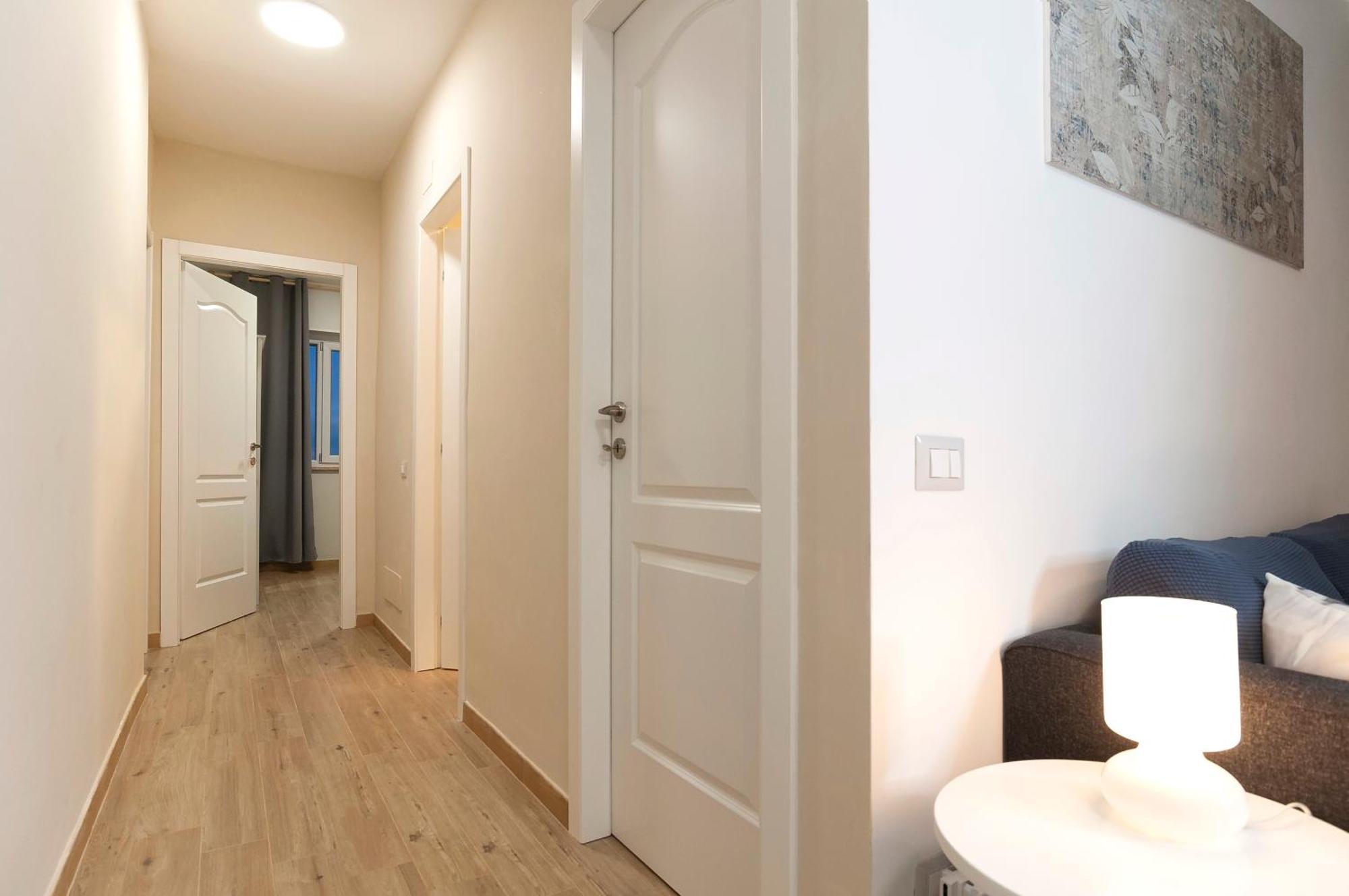 Apartment Elegant Comfy Three-rooms In Eur With Parking *