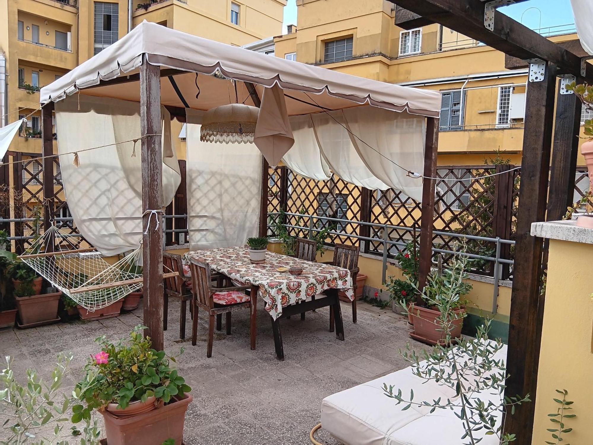 A Casa Di Claudio In Centro Apartment