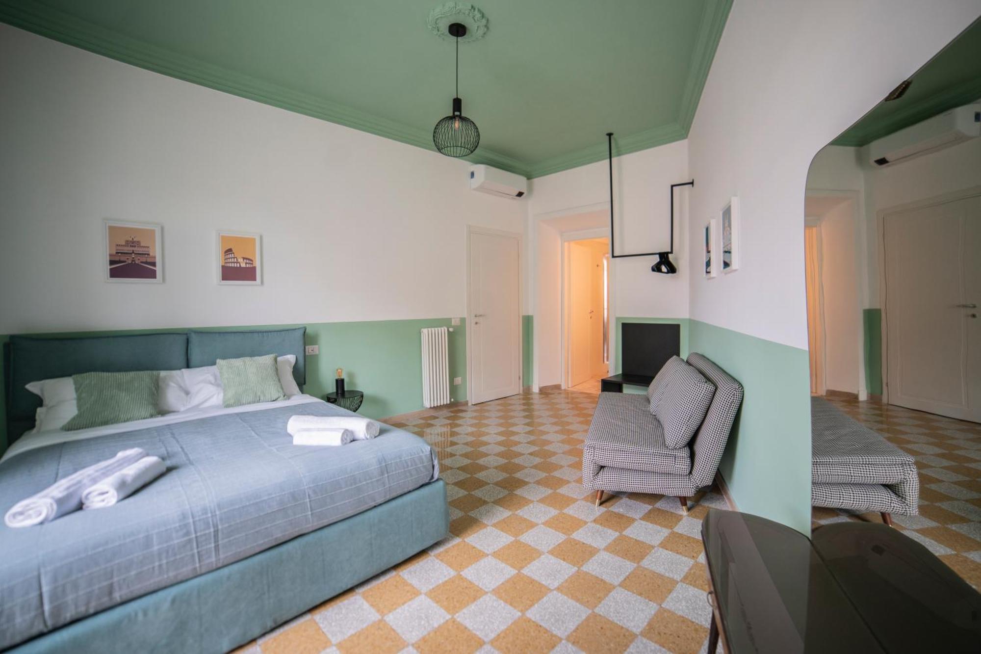 Vintage Giuliana Apartment *