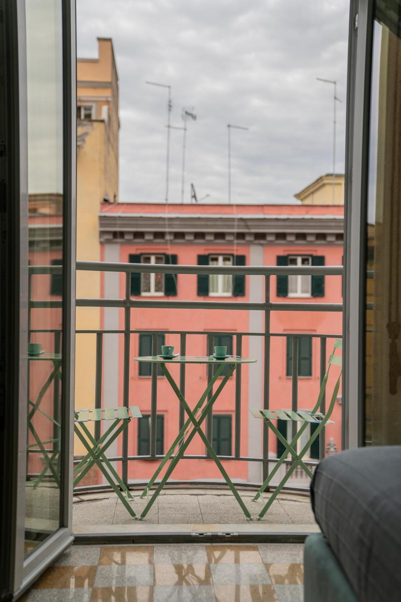 Vintage Giuliana Apartment