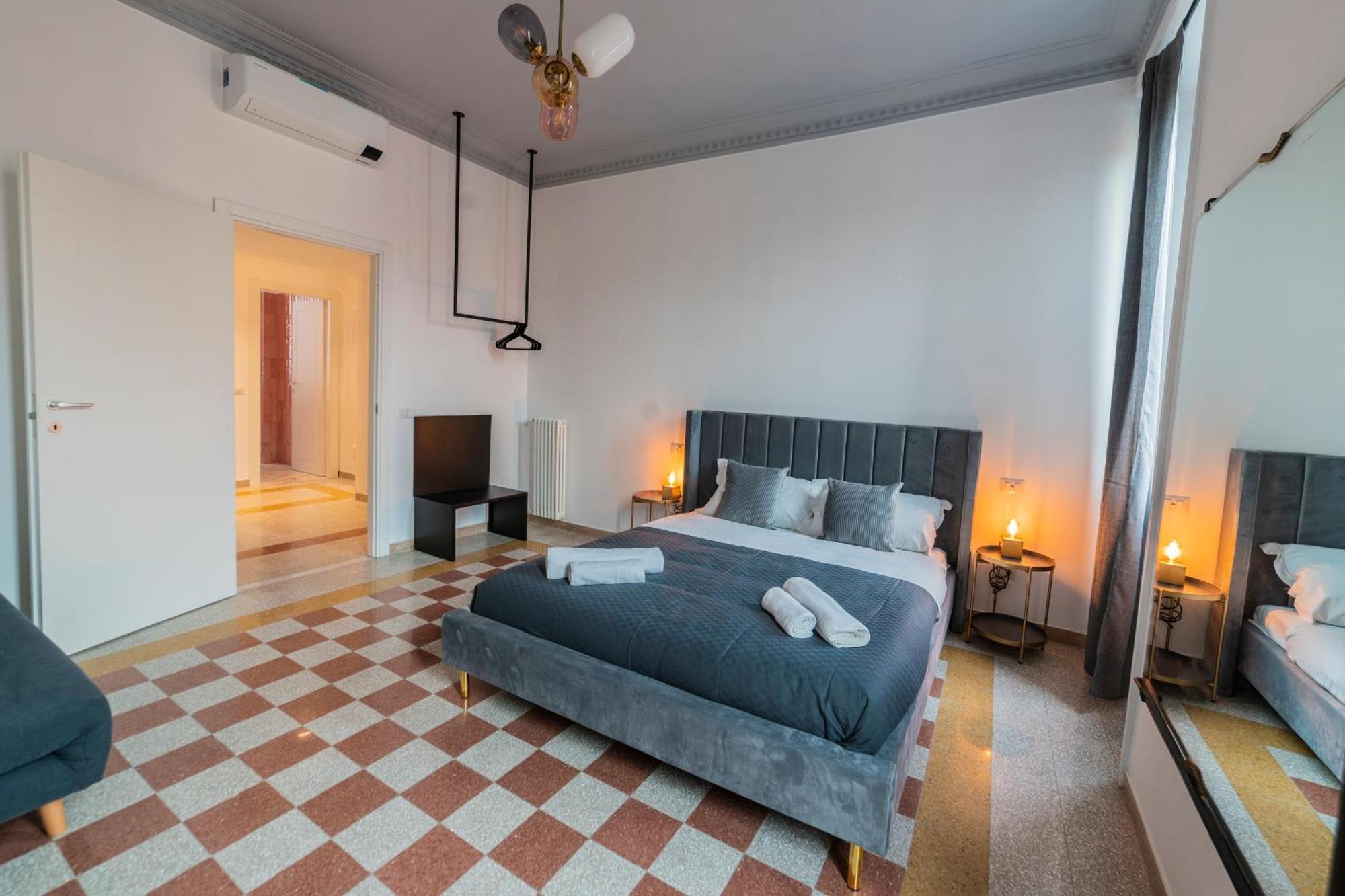 Vintage Giuliana Apartment